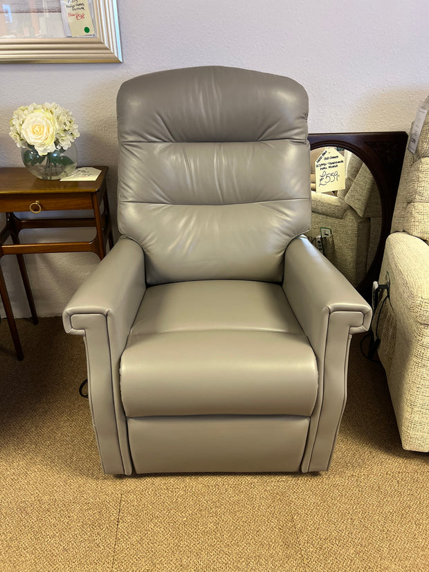 Celebrity Sandhurst Standard Dual Motor Leather Recliner