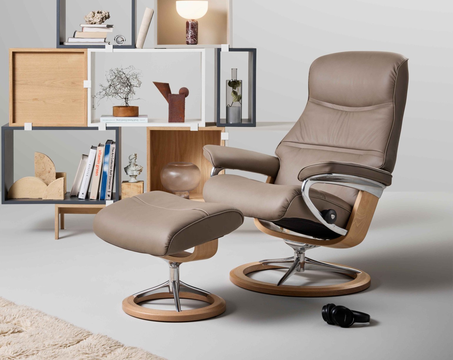 Crafted with light and airy qualities, Stressless Philip combines characteristic new stitching to enhance its soft shape with an open armrest, allowing its organic shape to be appreciated from all angles. 

The Philip recliner features the patented Plus™ and Glide™ systems, which automatically adjust to your body’s movement. 

With a tall backrest, extra cushioning and defined piping, this recliner embodies all the premium details you have come to expect from a Stressless design.

Choose from a Cross or Signature base and customise your recliner with a variety of leathers, fabrics, wood and metal colours. 
