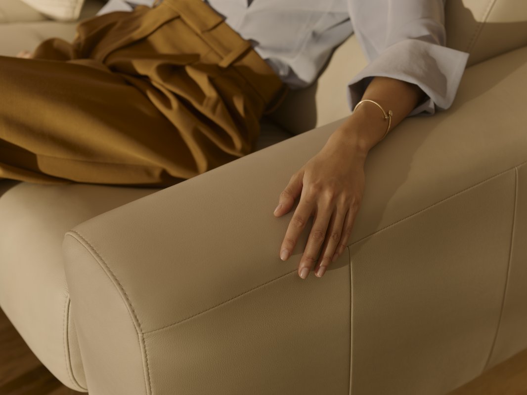 Stressless Stella S1 Arms 3 5 Seater Corner 2 5 Seater Sofa in Velaro Light Grey with Oak Arm Detail