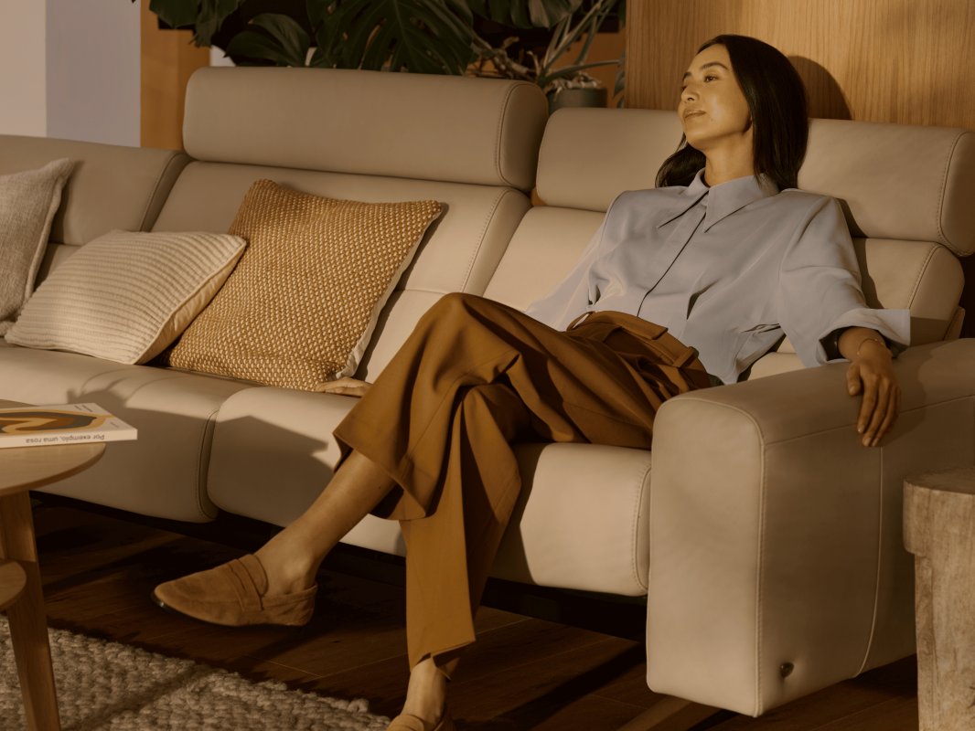 Stressless Stella S1 Arms 3 5 Seater Corner 2 5 Seater Sofa in Velaro Light Grey with Oak Detail