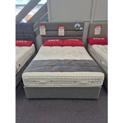 Harrison Spinks Hollyhock Divan Set with Headboard ( Medium / Firm Dual ) Harrison Spinks Hollyhock Divan Set with Headboard ( Medium / Firm Dual )