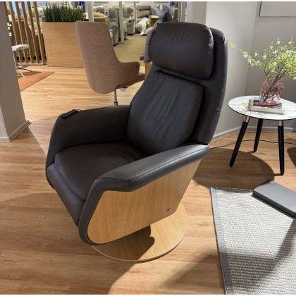 Stressless Sam Disc Power Chair with Wood Arms, Heating and Massage Stressless Sam Disc Power Chair with Wood Arms, Heating and Massage